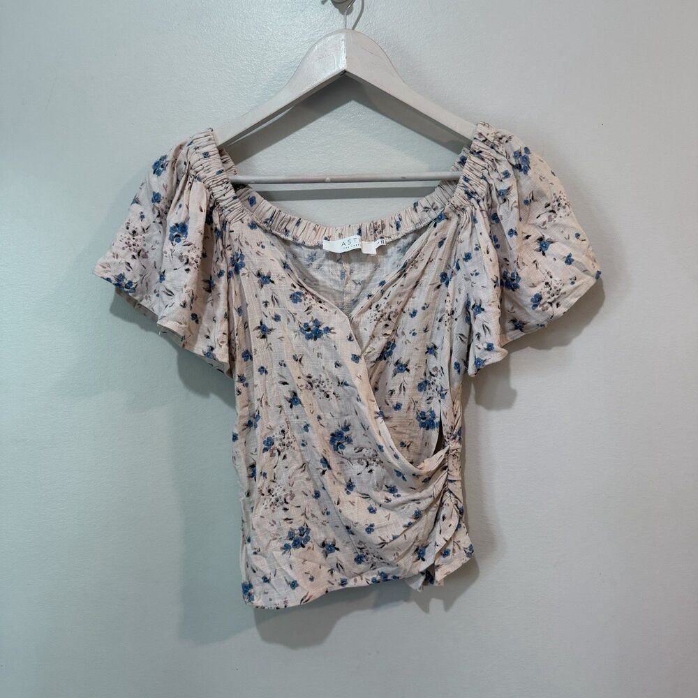 ASTR the Label Linen Blend Floral Surplice Blouse Top Size Small Ditsy Cottage
